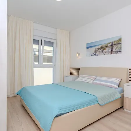 With Parking Space - 18519 Appartamento *