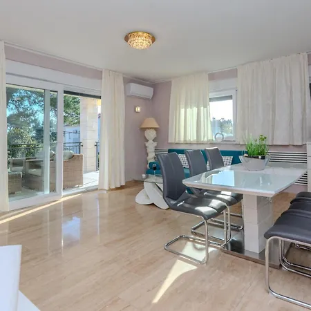 With Parking Space - 18519 Appartamento *