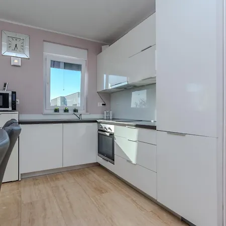 With Parking Space - 18519 Appartamento Vir