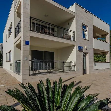 Appartamento With A Parking Space - 18519 Vir